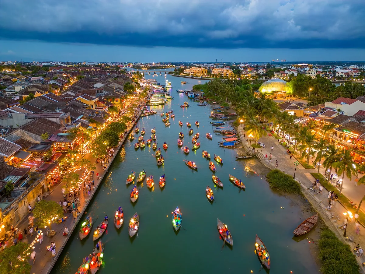 Phố cổ Hội An lung linh thu hút khách du lịch