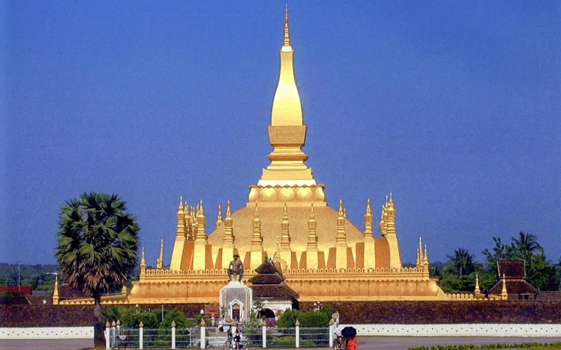 Vé máy bay đi Lào chỉ từ 84 USD/chiều – Bay mê say giá rẻ ngất ngây!
